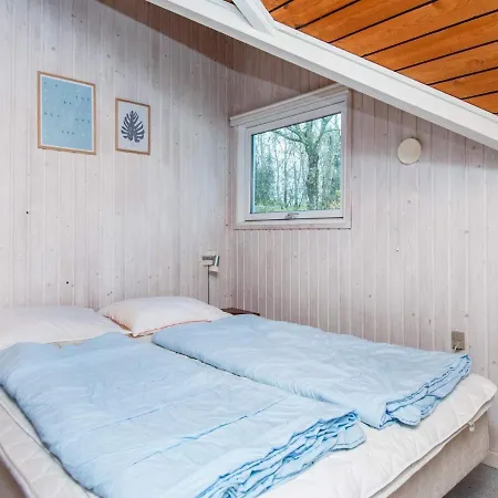 6 Person Holiday In