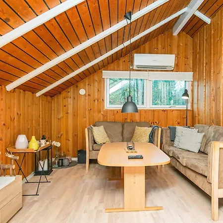 度假居 6 Person Holiday In